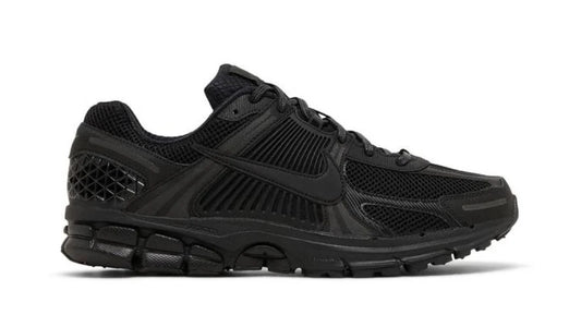 Air Zoom Vomero 5 'Triple Black'